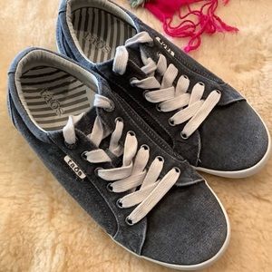 Taos Sneakers 9
